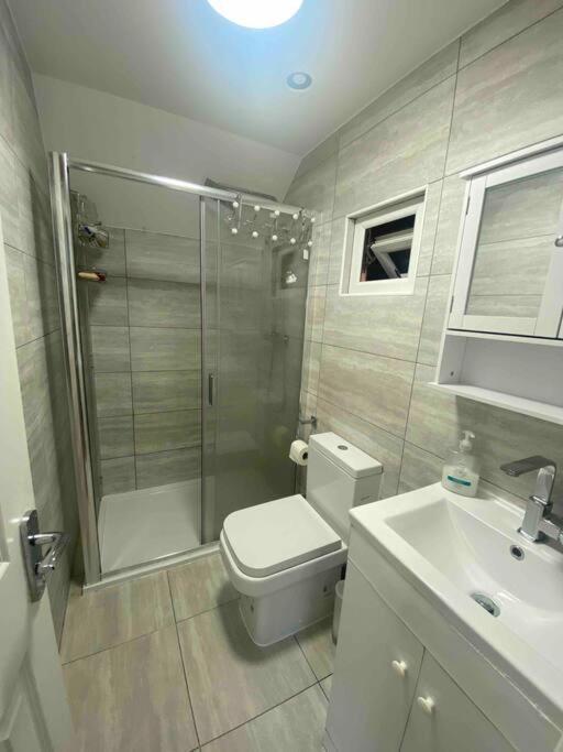 Charming Private Guest House Enfield Extérieur photo